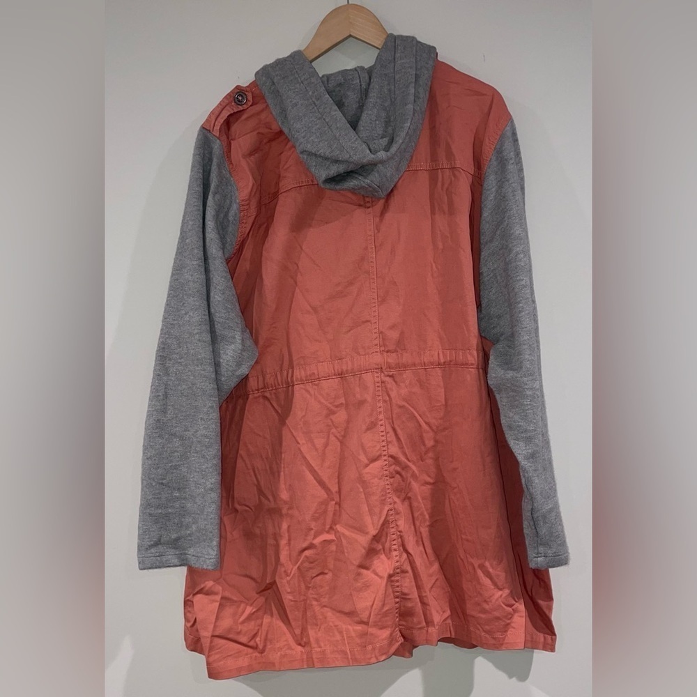 NEW Torrid Twill Hacci Sleeve Anorak Utility Jacket, Pink/Gray Plus Size 4X/26W - Picture 7 of 10